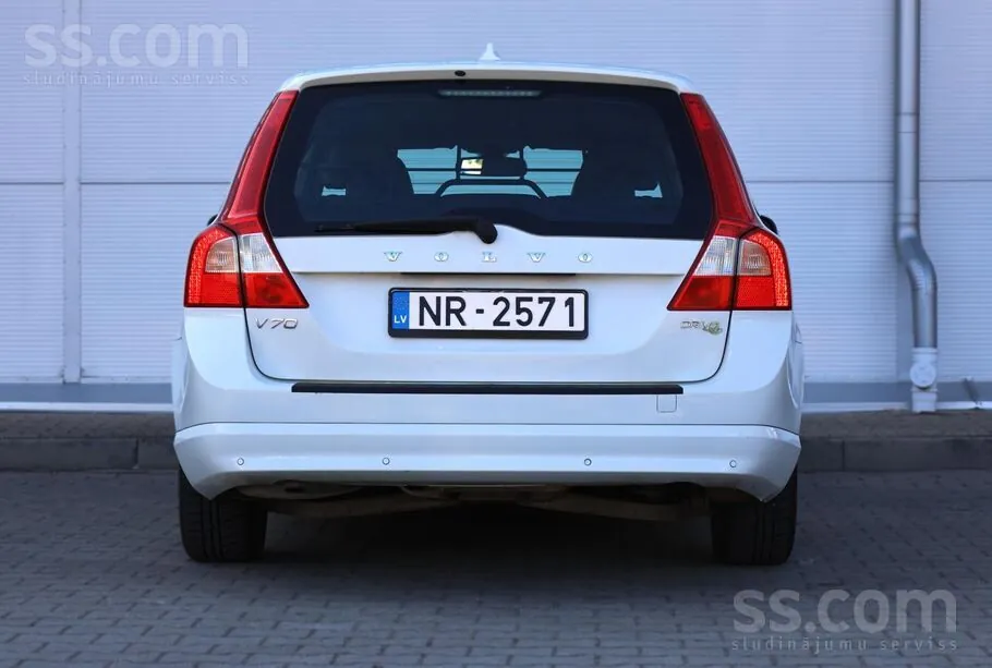 Volvo V70 2010 photo 5