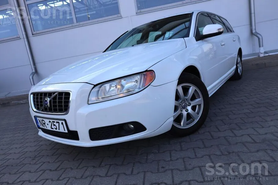 Volvo V70 2010 photo 2