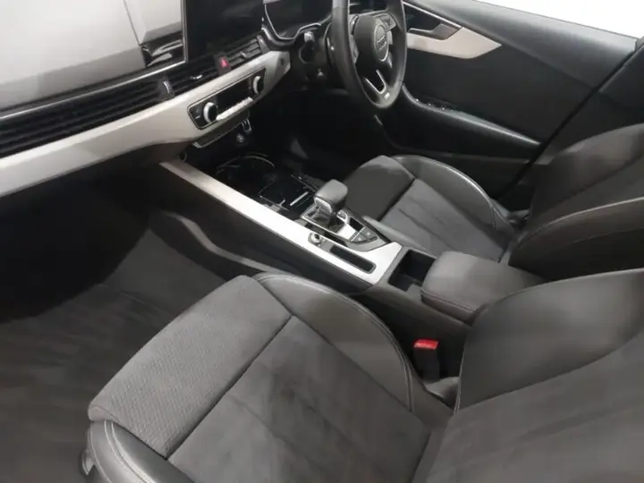 Audi A4 2023 photo 5