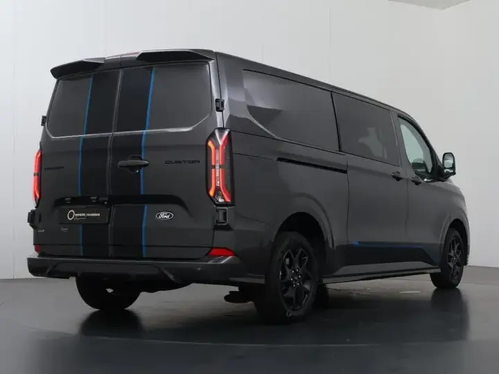 Ford Transit Custom 2025 photo 2