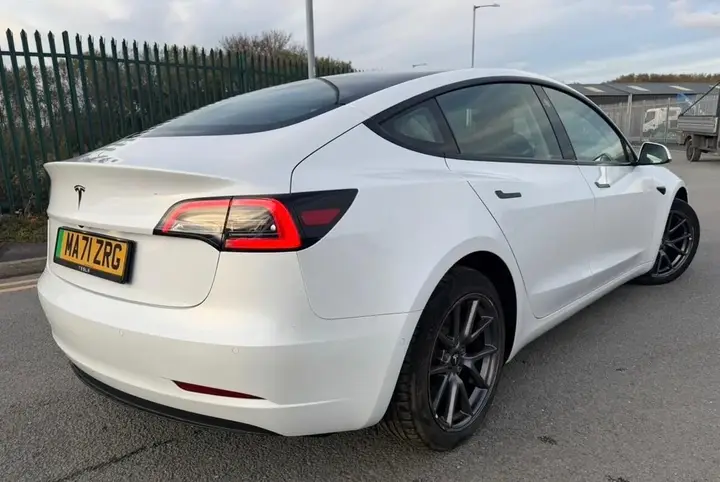 Tesla Model 3 2021 photo 4