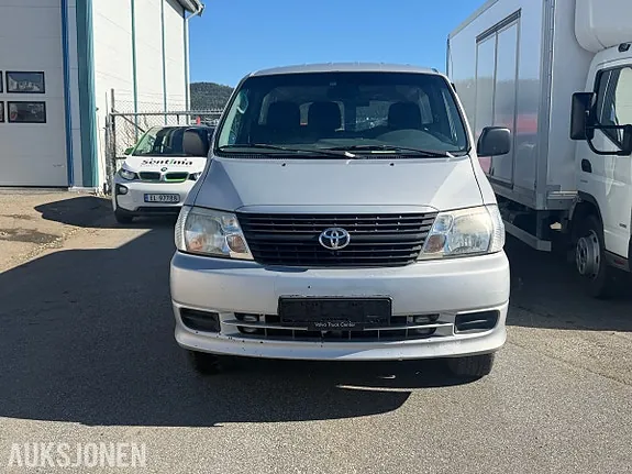 Toyota Hiace 2007 photo 2
