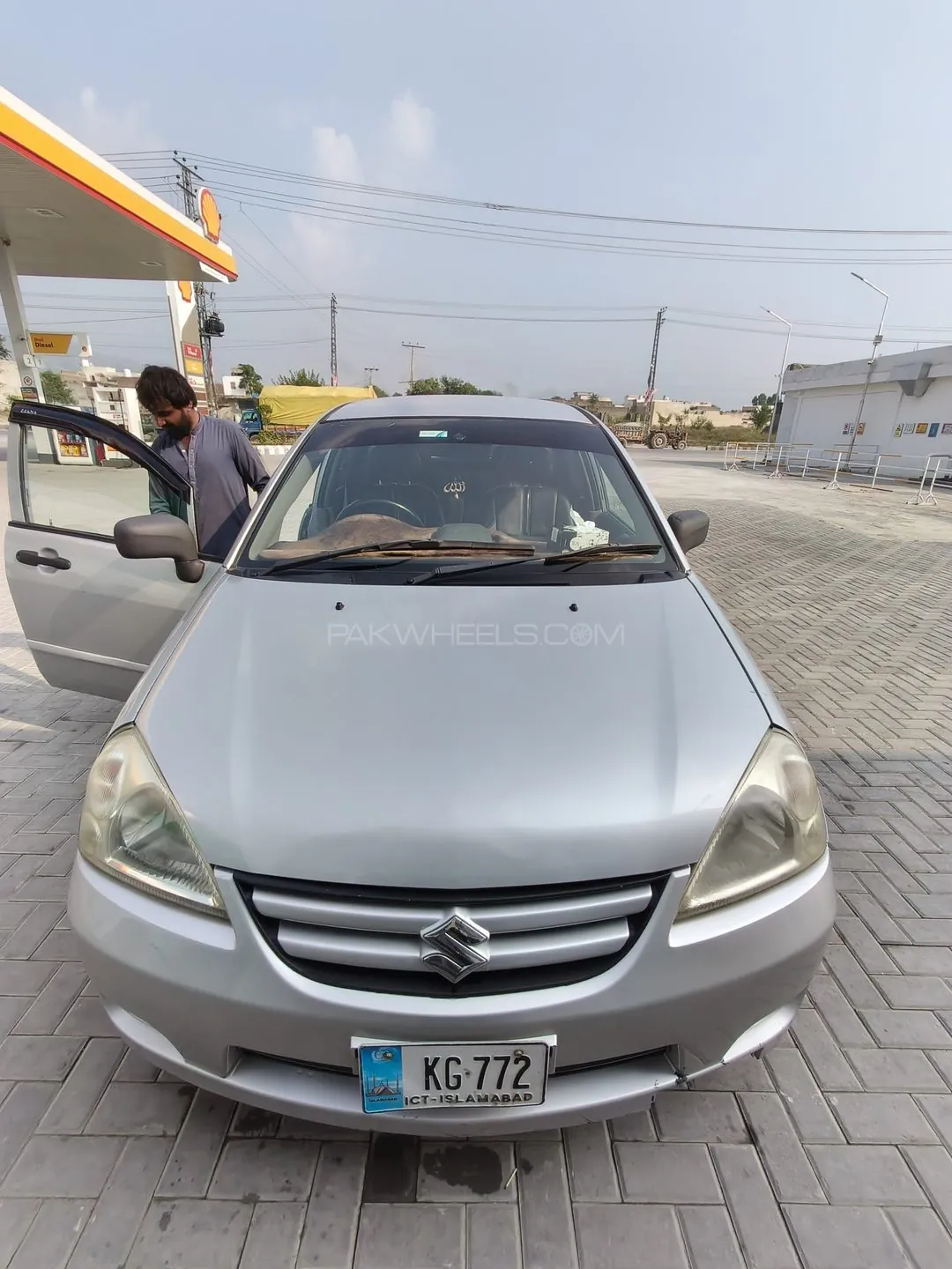 Suzuki Liana