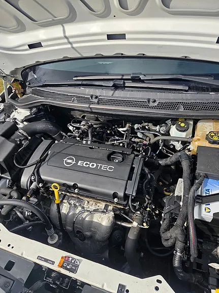 Opel Astra 2014 photo 2