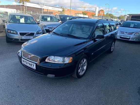 Volvo V70 2004 photo 2