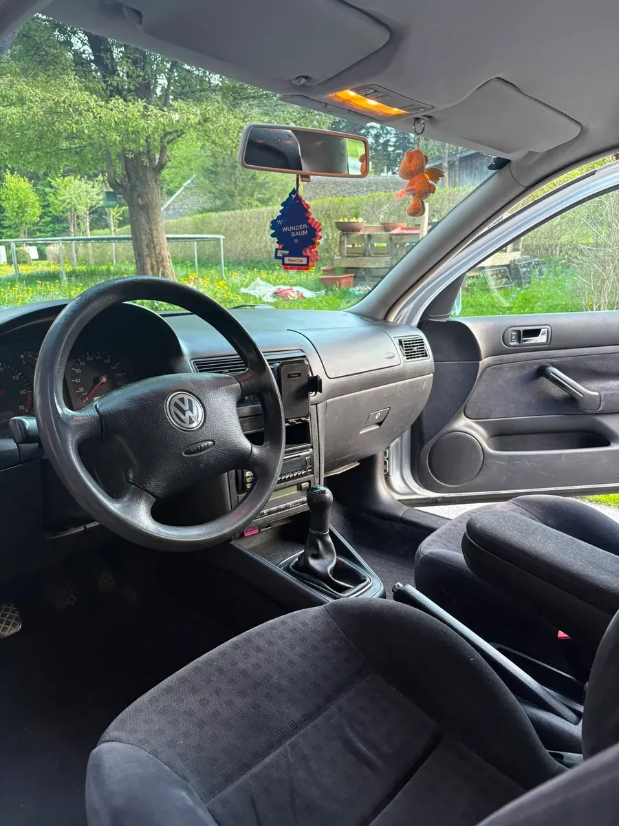 Volkswagen Golf 2002 photo 3