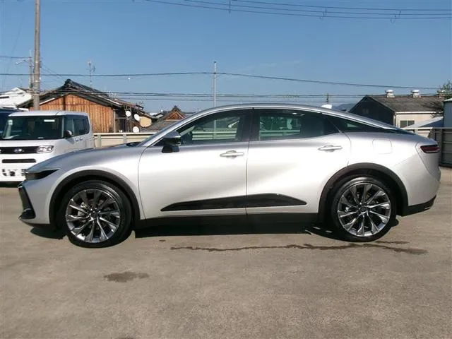 Toyota Crown Cross 2023 photo 2