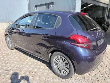 Peugeot 208 2017 photo 3