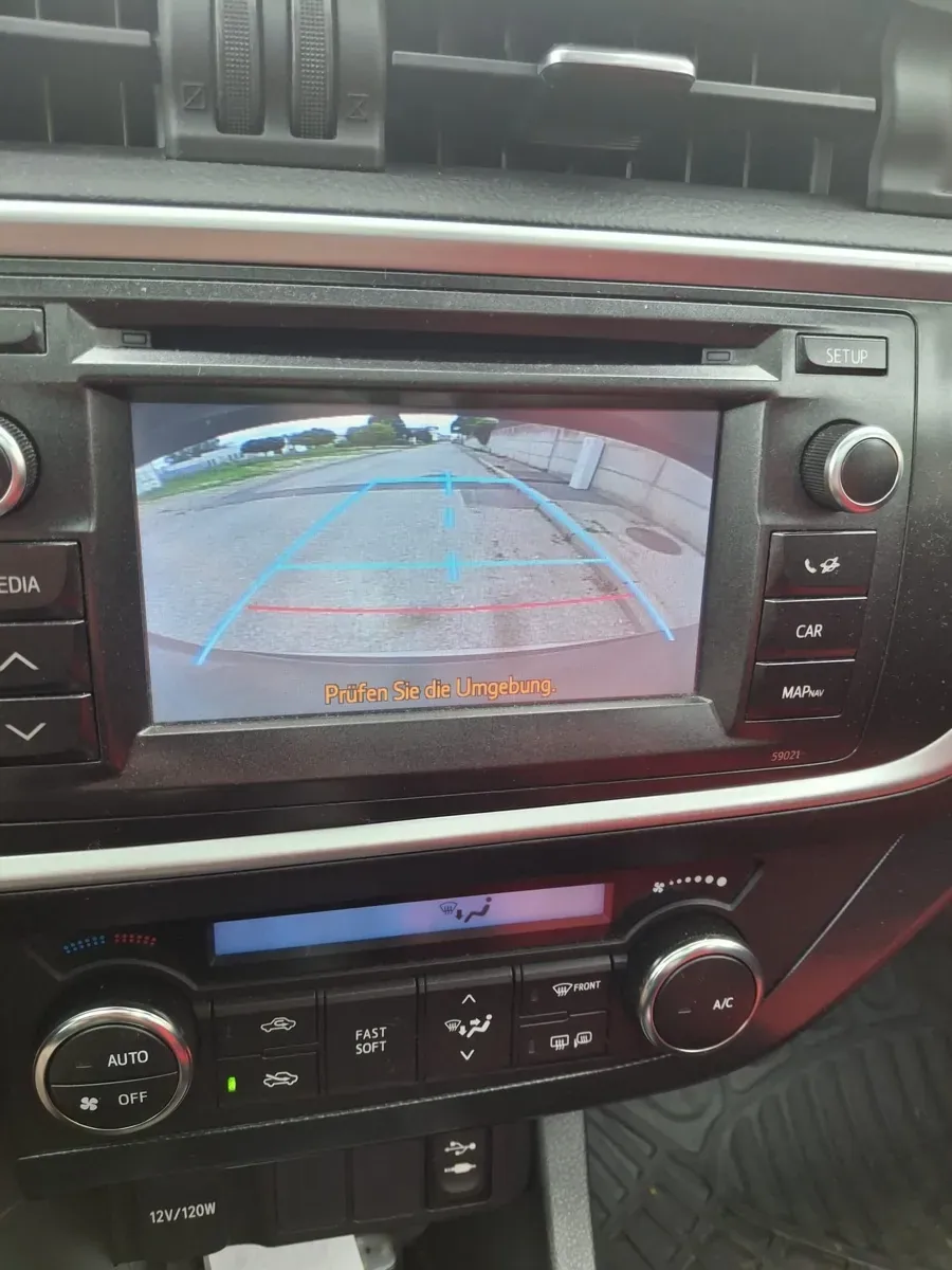 Toyota Auris 2013 photo 2