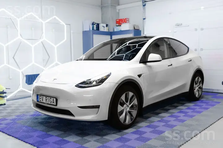 Tesla Model Y 2022 photo 3