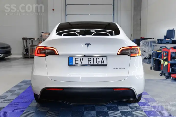 Tesla Model Y 2022 photo 5
