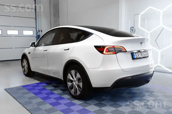 Tesla Model Y 2022 photo 4