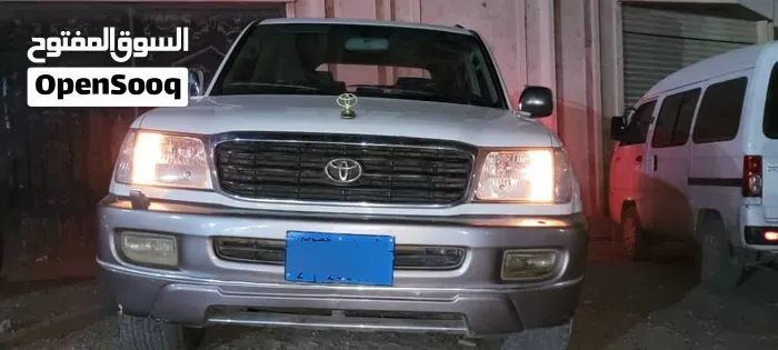 Toyota Land Cruiser 2002 photo 2