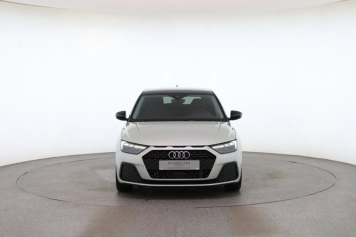 Audi A1 2026 photo 2
