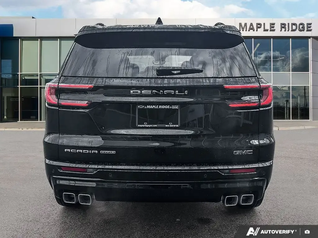 GMC Acadia 2026 photo 4