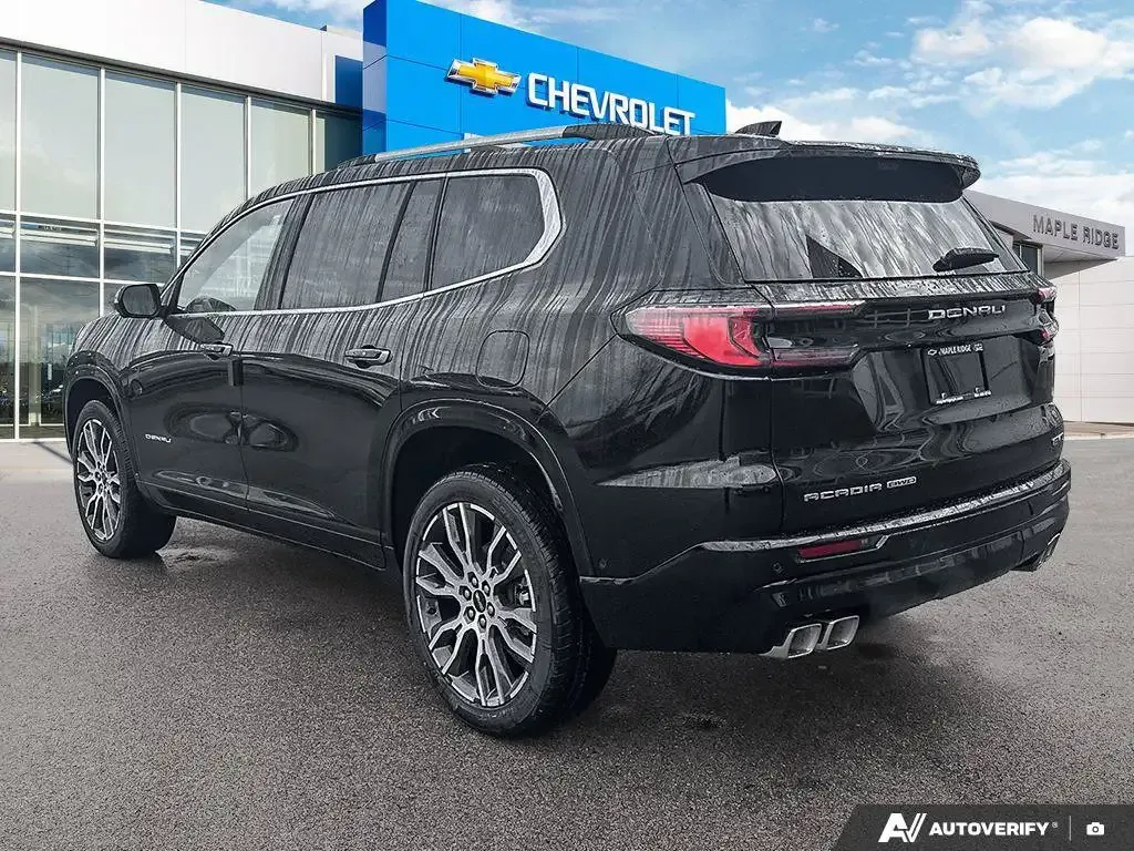 GMC Acadia 2026 photo 3