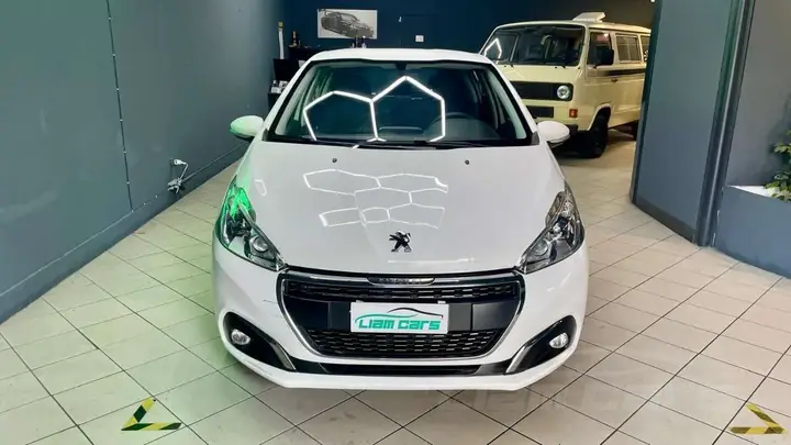Peugeot 208 2015 photo 2