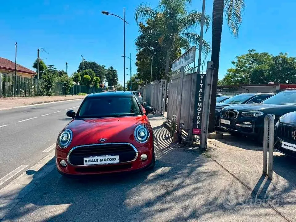Mini Cooper One 2018 photo 2