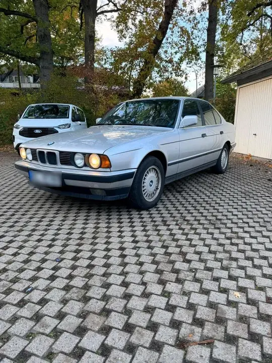 BMW 520I
