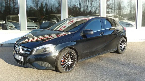 Mercedes-Benz A 180 2013 photo 2