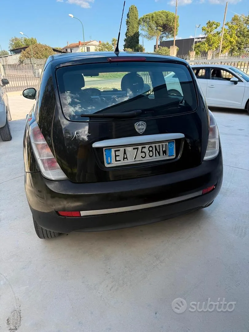 Lancia Ypsilon 2010 photo 2