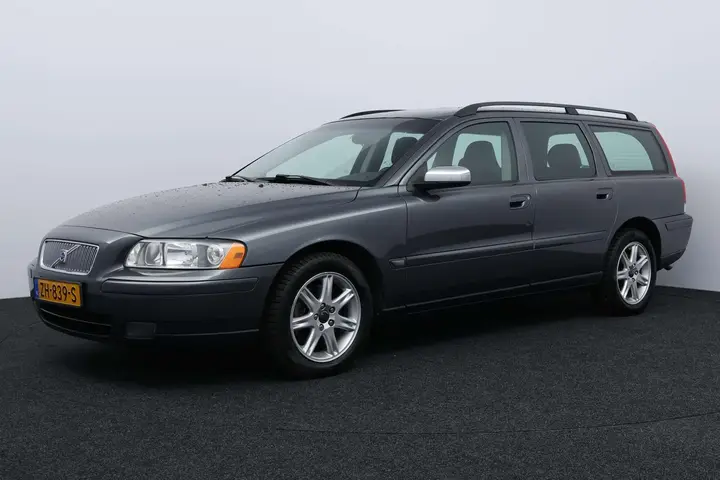 Volvo V70 2005 photo 2