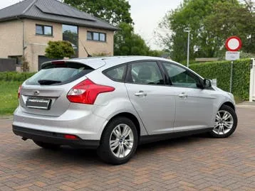 Ford Focus 2011 photo 3