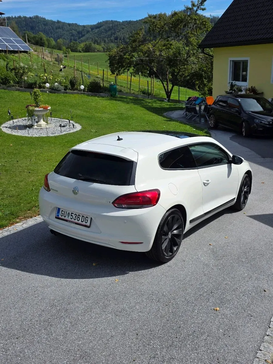 Volkswagen Scirocco 2009 photo 2