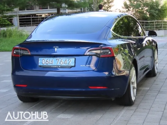 Tesla Model 3 2020 photo 3