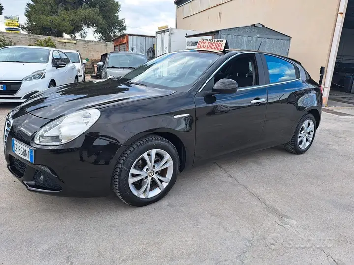 Alfa Romeo Giulietta 2010 photo 3