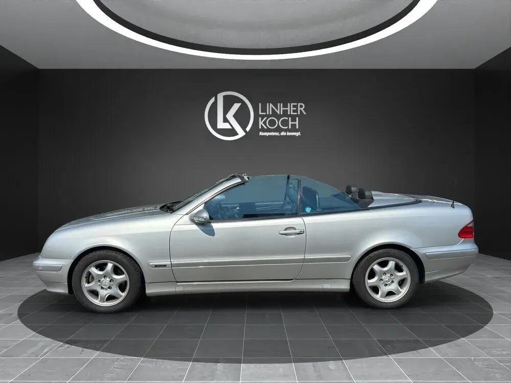 Mercedes-Benz Clk 200 Kompressor Cabriolet Avantgarde 2001 photo 2