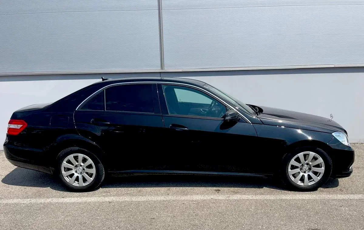 Mercedes-Benz E-Class 2009 photo 3