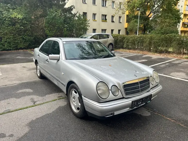 Mercedes-Benz E-Class 1999 photo 2