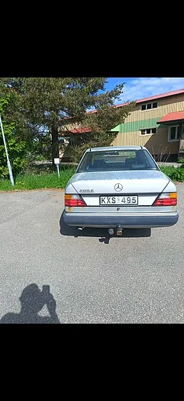 Mercedes-Benz 200 E 1991 photo 3