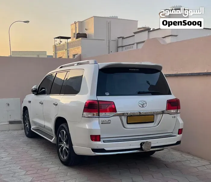 Toyota Land Cruiser 2020 photo 2