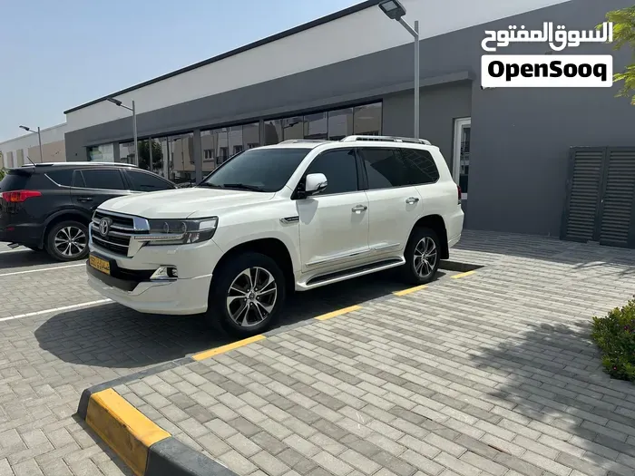 Toyota Land Cruiser 2020 photo 3