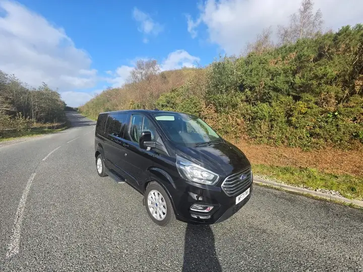 Ford Tourneo Custom 2021 photo 2
