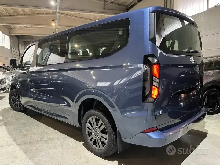 Ford Tourneo Custom 2024 photo 3