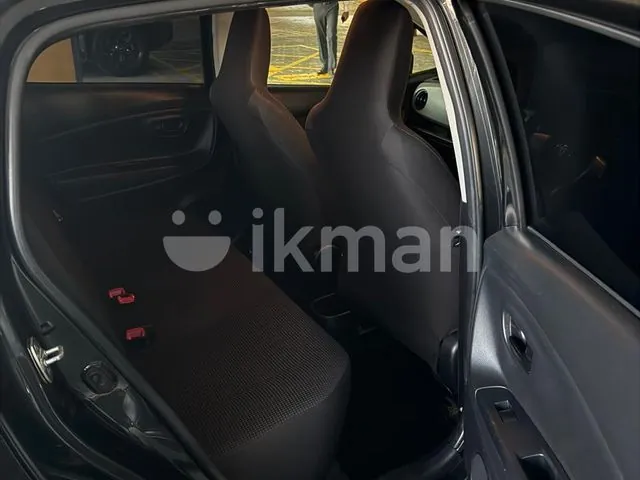Toyota Vitz 2015 photo 4