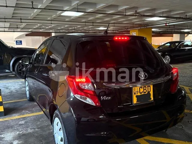 Toyota Vitz 2015 photo 2