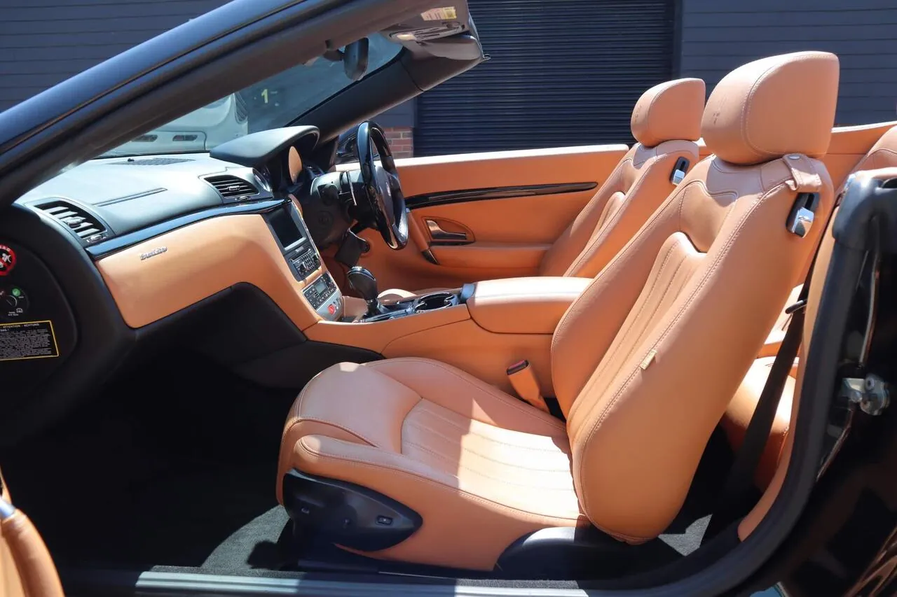 Maserati Grancabrio 2010 photo 3