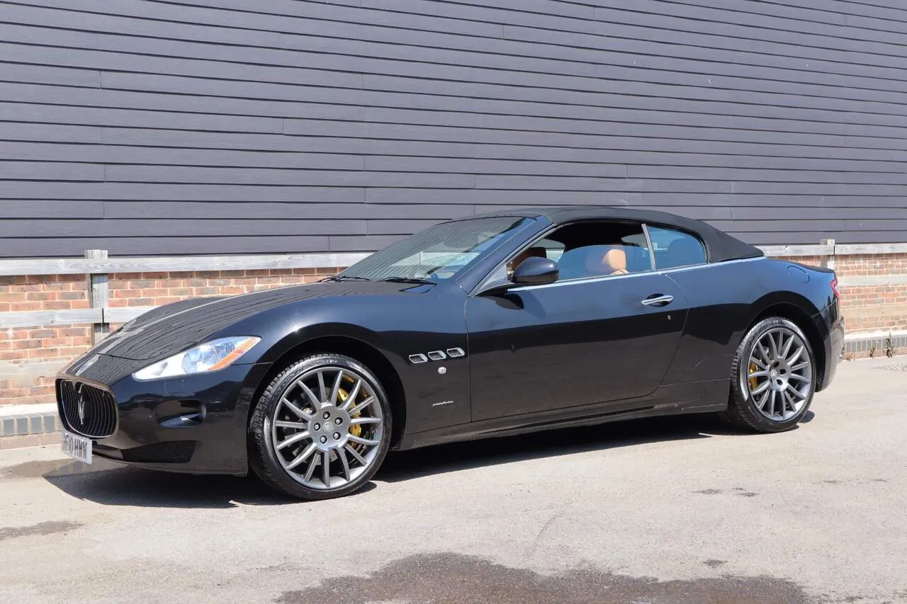 Maserati Grancabrio 2010 photo 4