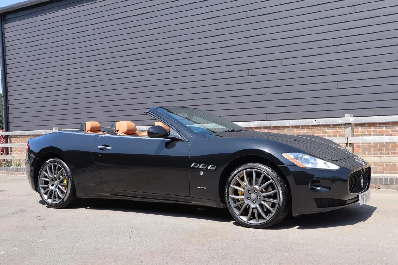 Maserati Grancabrio 2010 photo 5