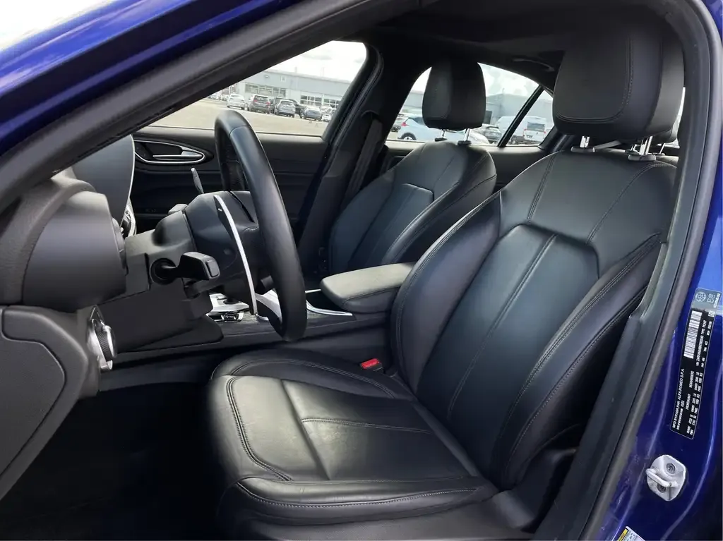 Alfa Romeo Giulia 2022 photo 3