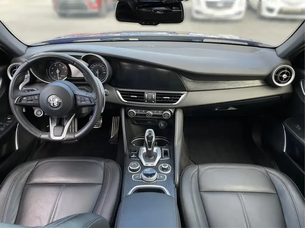 Alfa Romeo Giulia 2022 photo 5