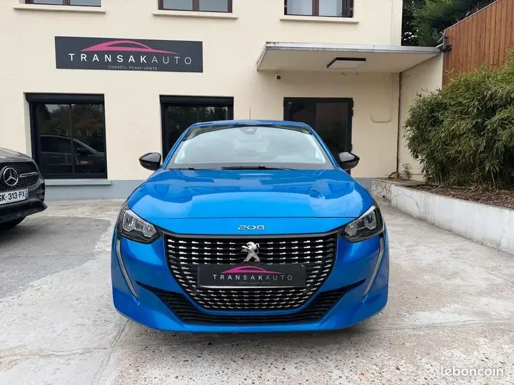 Peugeot 208 2023 photo 2