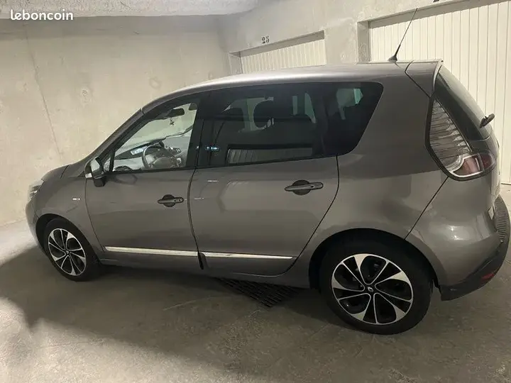 Renault Scenic 2015 photo 2