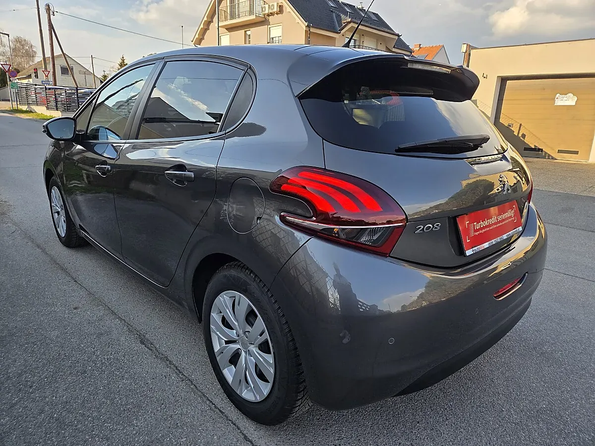 Peugeot 208 2018 photo 2