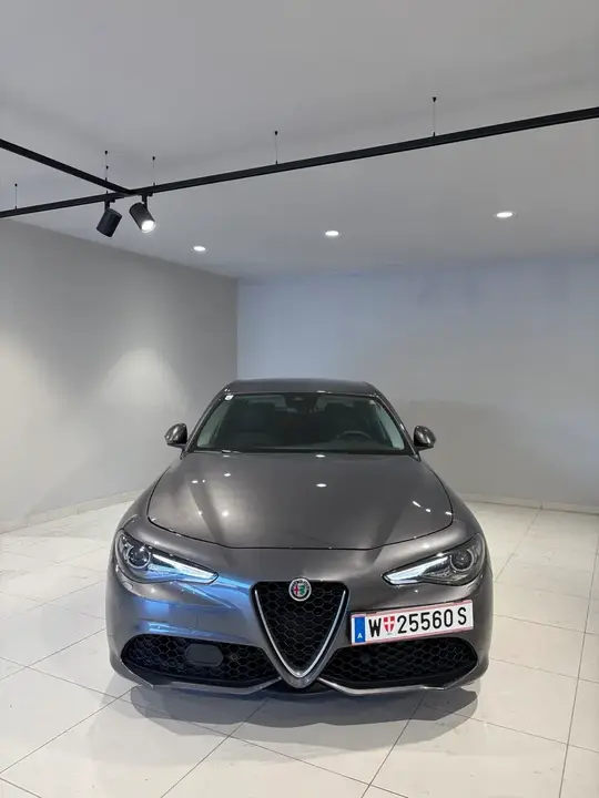 Alfa Romeo Giulia 2018 photo 3