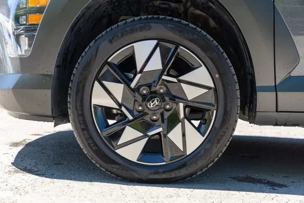 Hyundai Kona 2025 photo 2